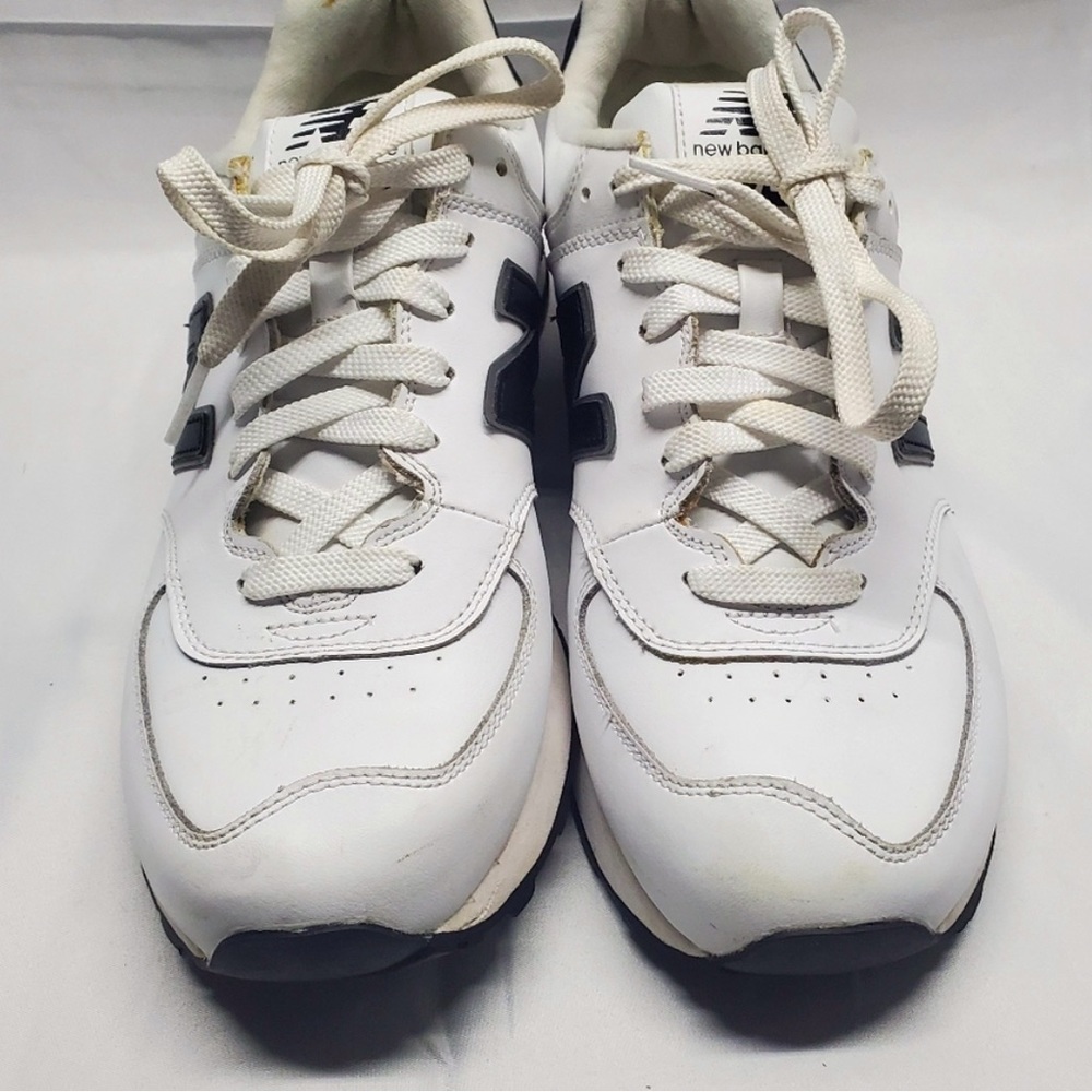 New balance 574 sneakers size 9.5   sku es1226  item sb0031